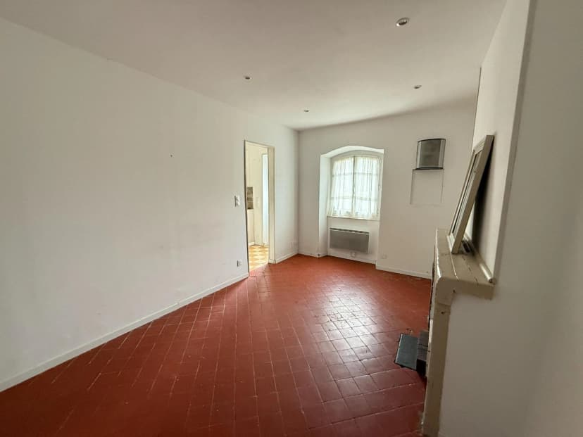 thumbnail of estate's photo