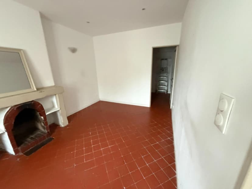 thumbnail of estate's photo