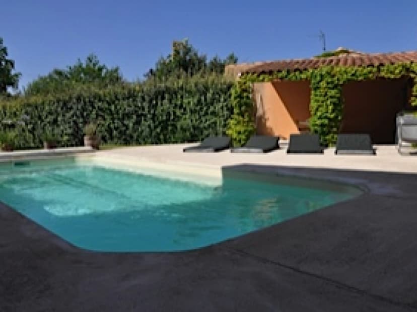 thumbnail of estate's photo