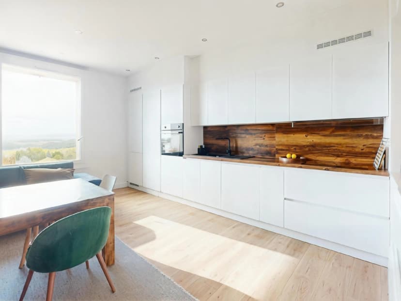 thumbnail of estate's photo