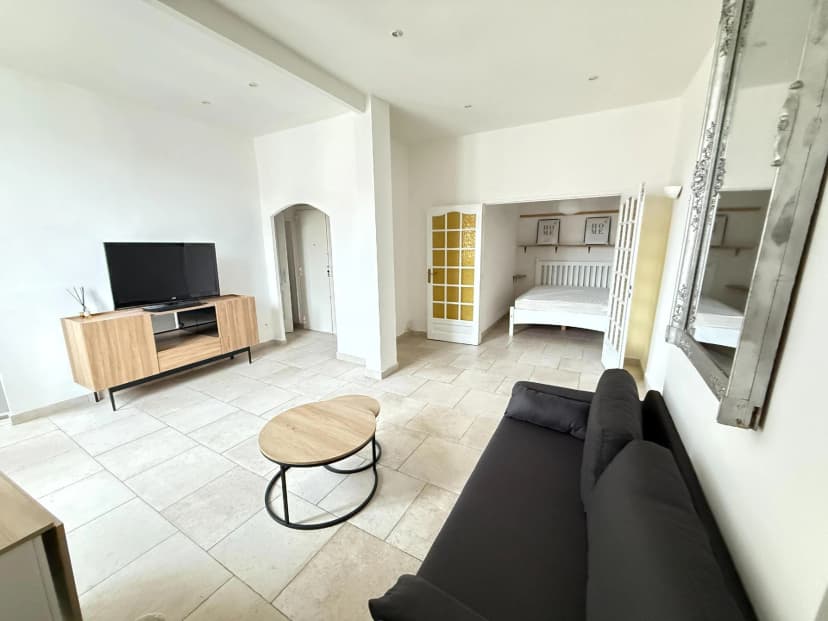 thumbnail of estate's photo