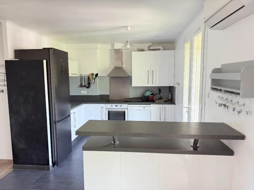 thumbnail of estate's photo